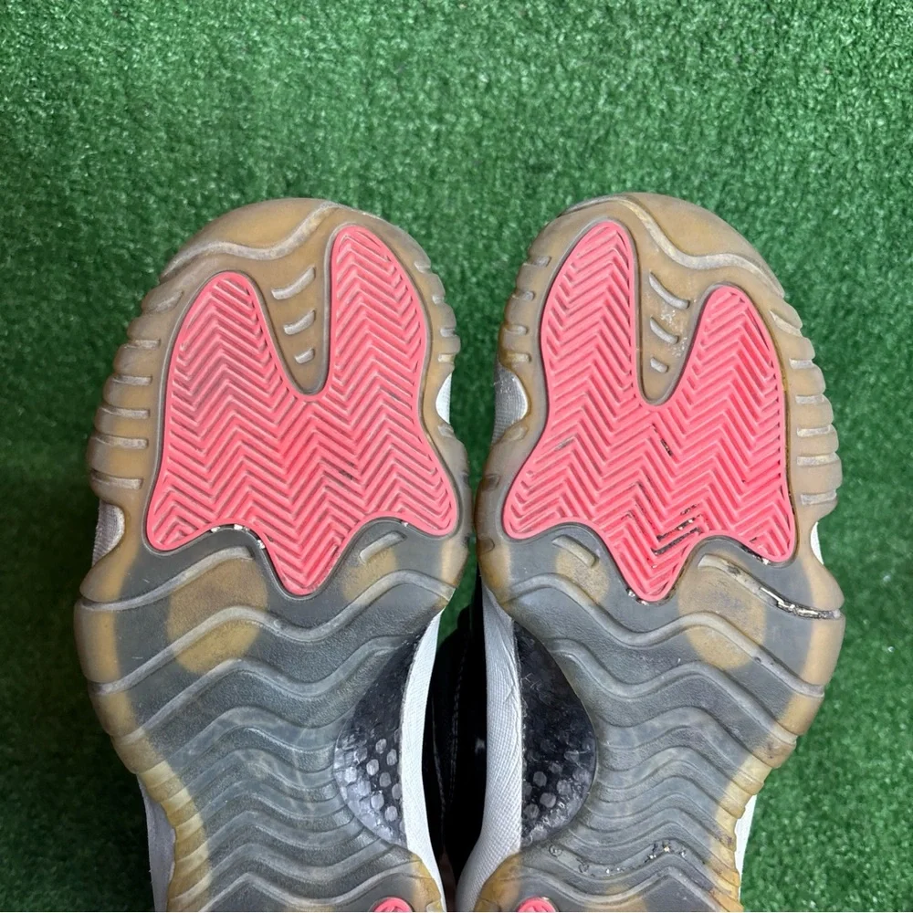 Size 8.5 - Air Jordan 11 Retro‎ Low Infrared 23